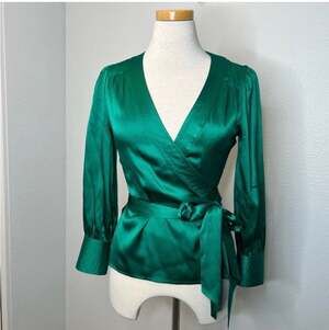 Diane von Furstenberg Ariana Emerald Green Silk Satin Wrap Blouse

Size 4